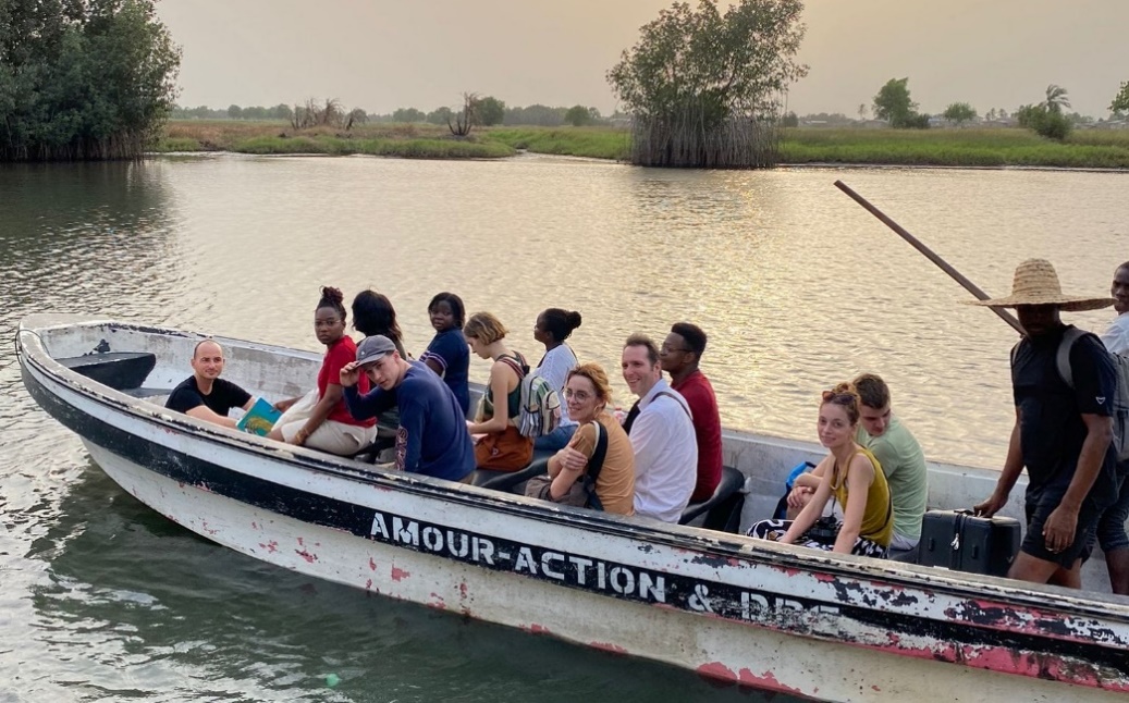 Excursion en pirogue à la découverte des mangroves