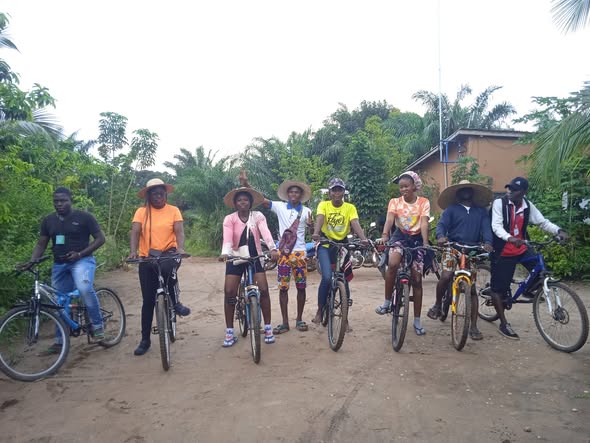 Tour cycliste lors de la journée de pêche maritime à Gbéhoué