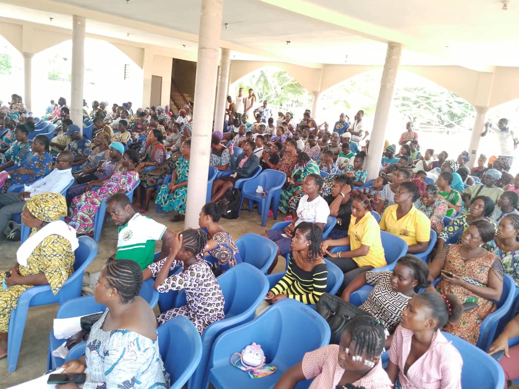 Séance de sensibilisation grand public sur les textes de loi protégeant les femmes et les filles en République du Bénin.
